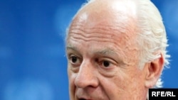 Staffan de Mistura, the United Nations Secretary-General's Special Representative in Afghanistan, talks with journalists during a press conference in Kabul on June 24, 2010.