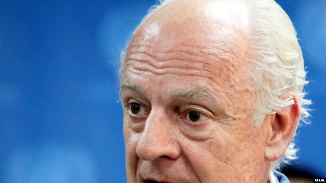 Staffan de Mistura, the United Nations Secretary-General's Special Representative in Afghanistan, talks with journalists during a press conference in Kabul on June 24, 2010.