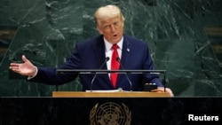 ABŞ prezidenti Donald Tramp BMT Baş Assambleyasında çıxış edir.
