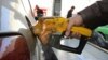 دفاع از کیفیت بنزین؛ «به جای تشکر حمله می‌کنند»