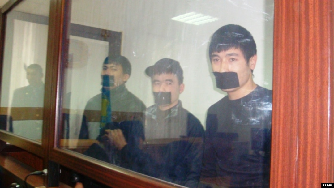 Сұлулықпен душта керемет секс