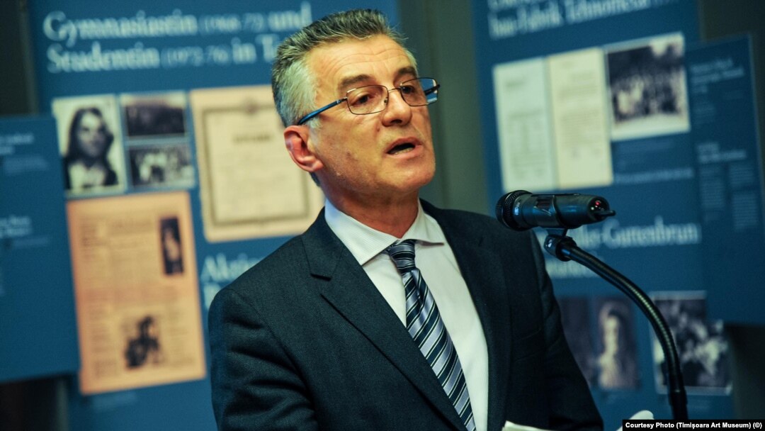  Directorul Muzeului de Artă Timișoara, Victor Neuman (foto) a obținut doar 6.04 la evaluare, cu indicația de încetare a contractului de management