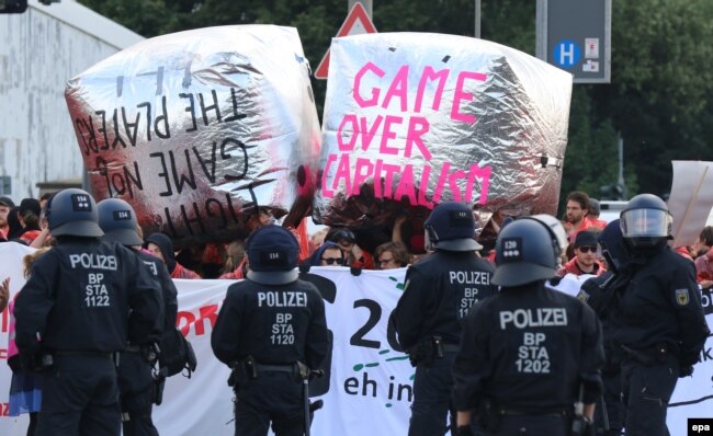 Демонстрация антиглобалистов в Гамбурге