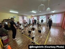 На сьвяткаваньні дня абаронцаў Айчыны і Ўзброеных сіл Беларусі ў Камарынскім дзіцячым садку