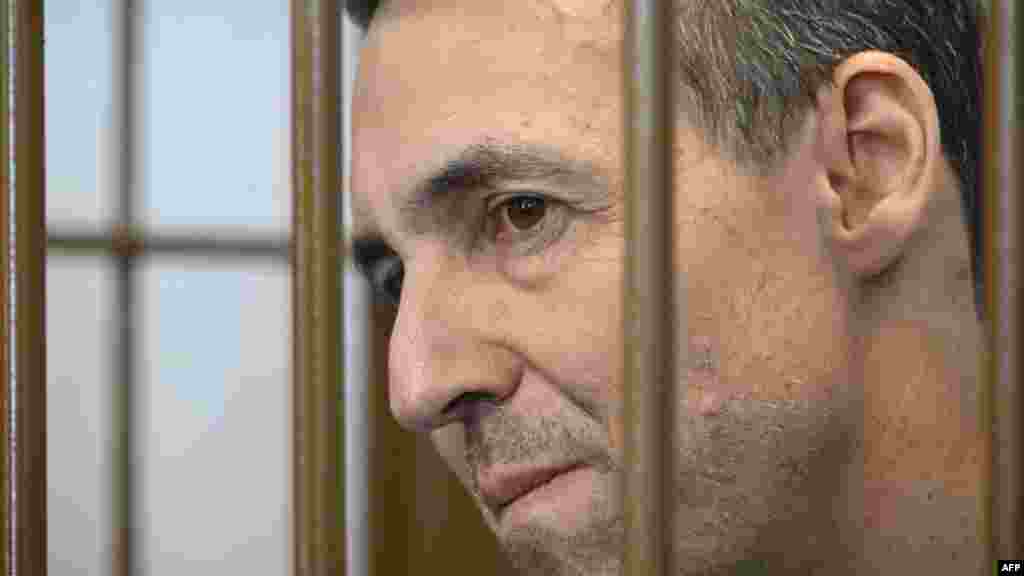 Az orosz hatóságok nem közöltek részleteket az ügyről, és nem világos, hogy pontosan milyen vádpontok alapján járnak el a francia kutató ellen. Emmanuel Macron francia elnök sürgette az orosz vezetést, hogy engedje szabadon Vinatiert, mondván, hogy igazságtalanul tartják fogva, és hogy az ellene irányuló „propaganda” „nem felel meg a valóságnak”