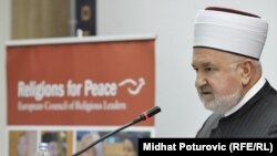 Bivši reisu-l-ulema Islamske zajednice u BiH Mustafa Cerić govori tokom konferencije "Religions for Peace", u Sarajevu, maj 2021. godina. 