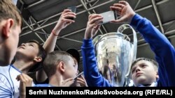 26 травня цей кубок в Києві розіграють «Реал Мадрид» та «Ліверпуль»