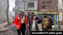 Парамэдыкі на выезьдзе пасьля расейскага абстрэлу