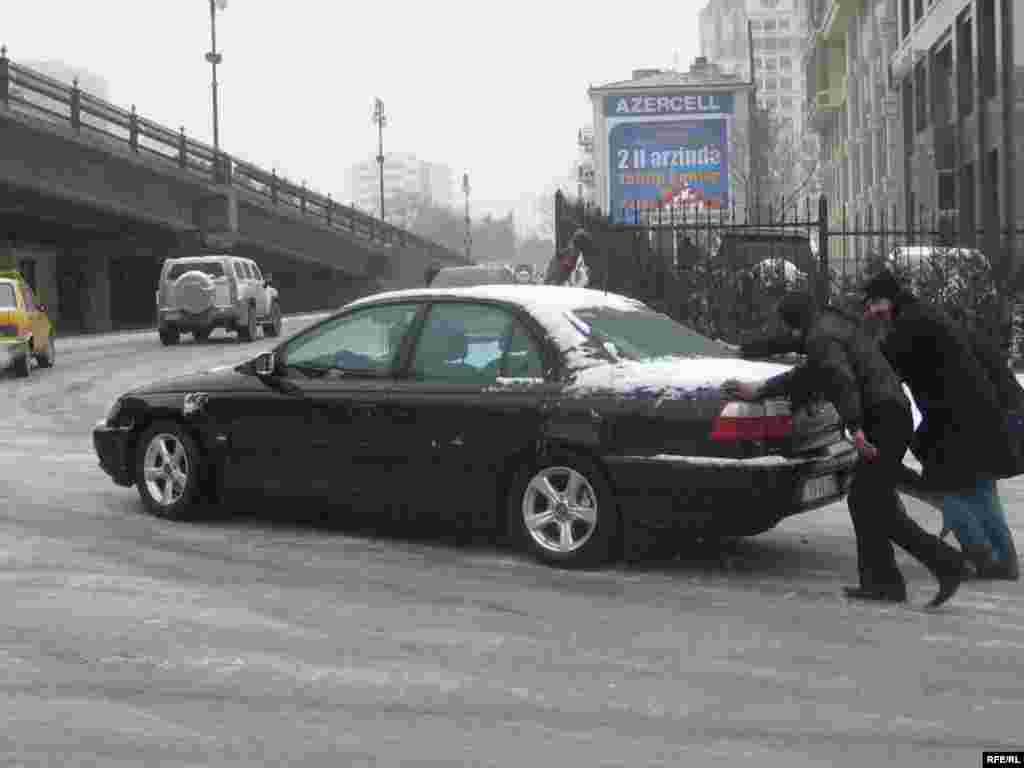 Bakının ilk qarı #12