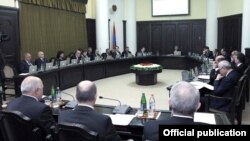 Armenia - Prime Minister Tigran Sarkisian chairs a cabinet meeting, 9Feb2012.