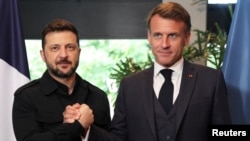 Президентите на Украйна и Франция Володимир Зеленски и Еманюел Макрон. Макрон е един от най-силните поддръжници на Украйна от началото на войната