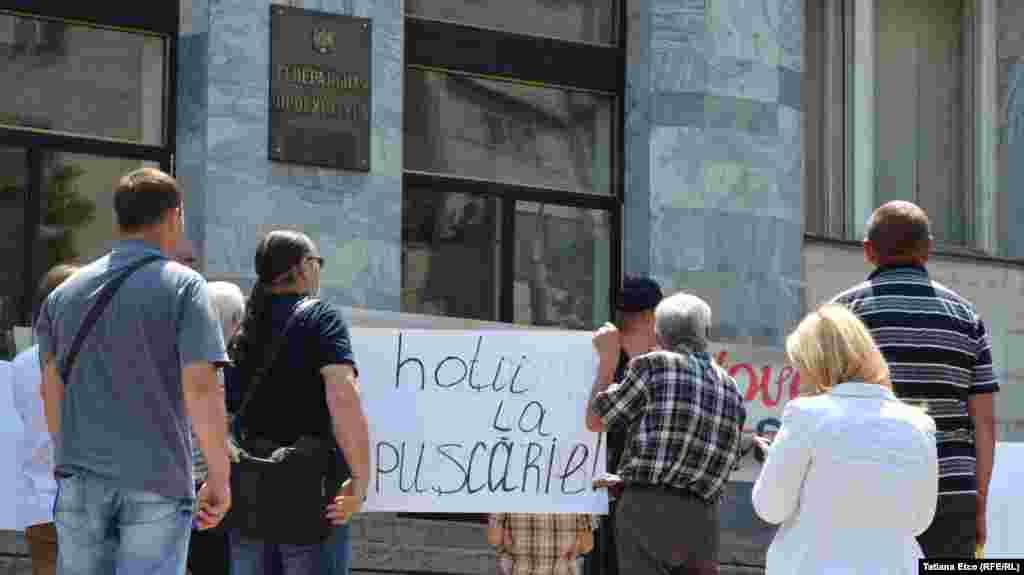 Moldova - Popular protests in front of General Attorney, Chisinau