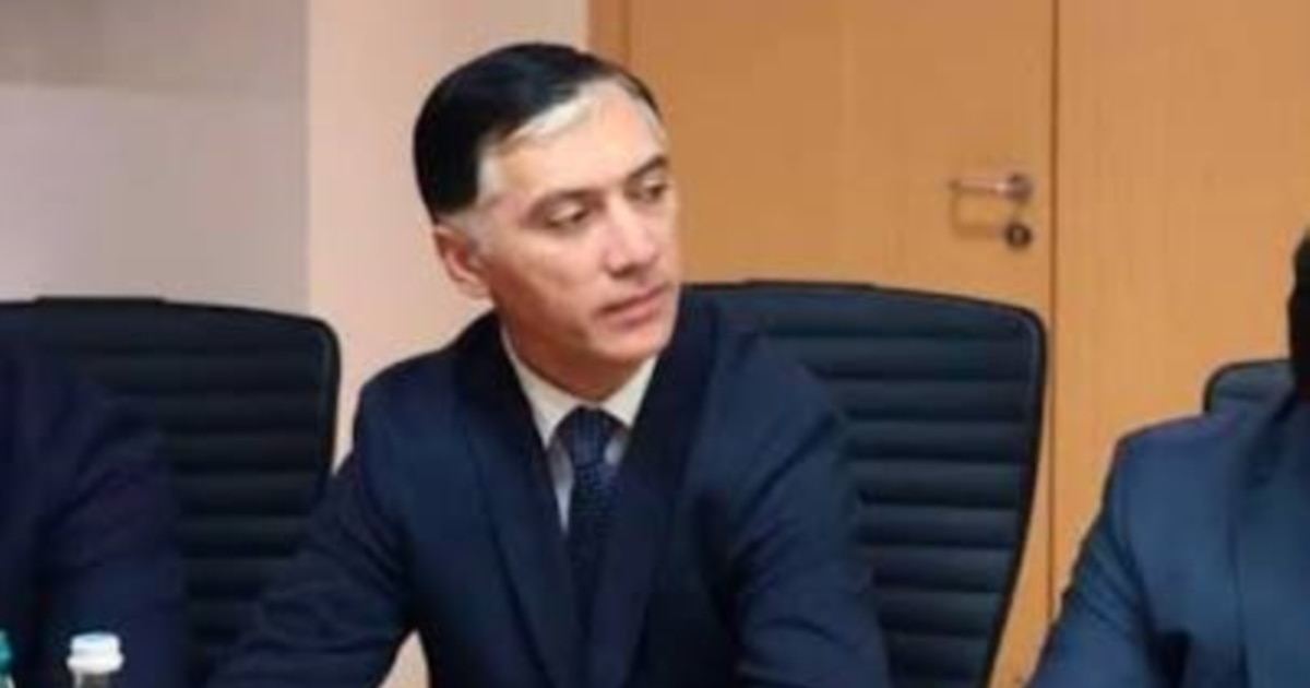 ახლახან დაწინაურებულმა პოლიციელმა სიგუამ, რომელსაც ცოლი ძალადობაში ადანაშაულებს, თანამდებობა დატოვა