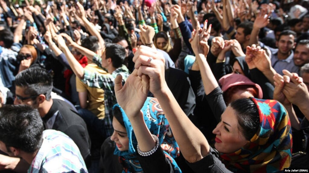 از «لختی مدنی» تا «برخورد با رسانه‌ها» در ماجرای اسیدپاشیاعراض به اسیدپاشی در تهران