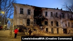 Очільник міської військової адміністрації Сергій Лисак уточнив, що руйнування внаслідок удару зафіксували в Приморському, Київському і Хаджибейському районах