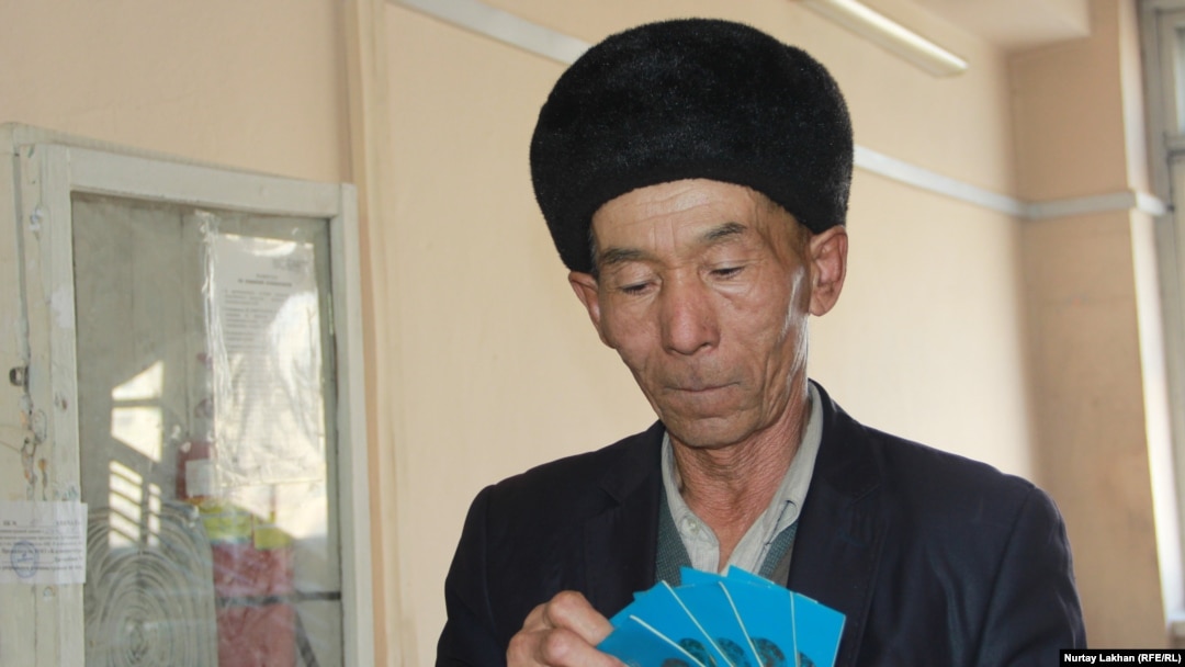 Байланған БДСМ қыздар