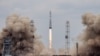 Ракета «Протон» стартует с космодрома Байконур. Отработанные первые ступени ракеты падают на Улытауский район Карагандинской области.