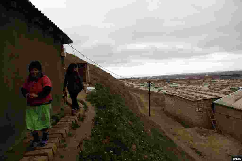 Qazsız, susuz, tualetsiz qəsəbə-Atyalı #12