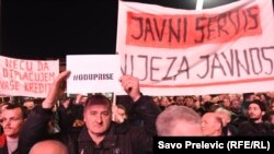 Više od 10.000 građana na protestu u Podgorici