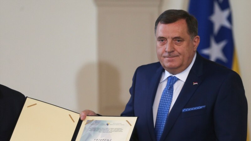 Zastava RS-a ponovo ispred Dodikovog kabineta u Predsjedništvu BiH