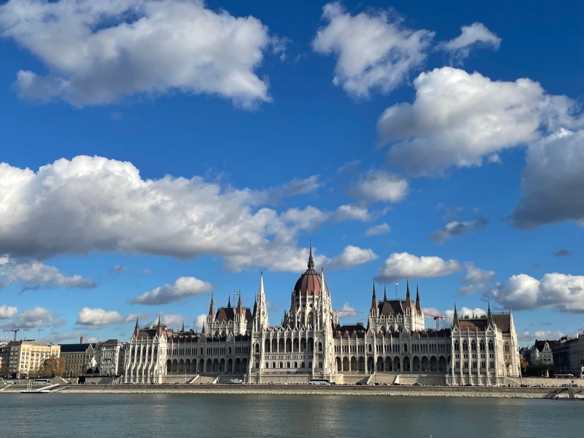 The Hungarian parliament building. Lawmakers there welcomed the Verkhovna Rada's condemnation of Soviet repression against Zakarpattia's Hungarians, but said they were still awaiting laws on national minorities.