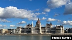 Будівля парламенту Угорщини. Там привітали заяву Верховної Ради щодо засудження репресій СРСР проти угорців Закарпаття, але додали, що чекають на закони щодо нацменшин