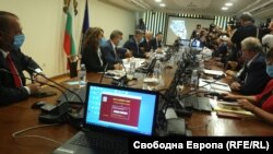 Седница на Врховниот судски совет на Бугаријаза разрешувањето на главниот обвинител Гешев 