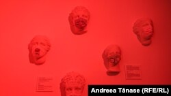 Muzeul Pandemiei, expoziția „Identități Fragile”.
