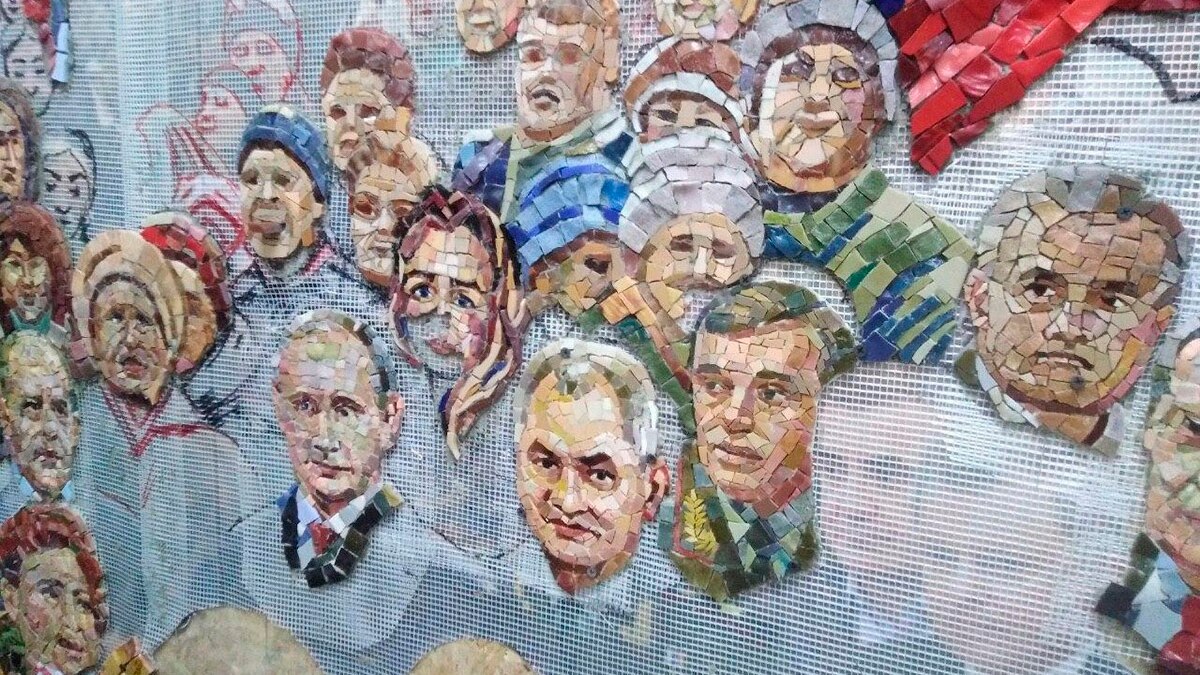 v-rossii-perenesli-otkrytie-glavnogo-hrama-minoborony-gde-esty-izobragheniya-stalina-i-putina В России перенесли открытие «главного храма Минобороны», где есть изображения Сталина и Путина