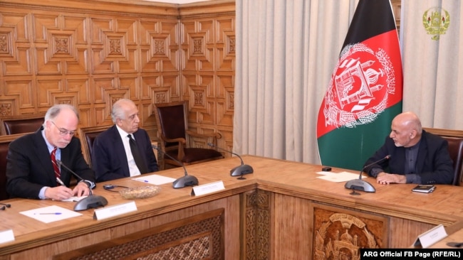 دیدار اشرف غنی با زلمی خلیلزاد در ارگ ریاست جمهوری افغانستان