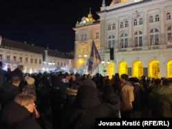 Više hiljada ljudi okupilo se na protestu u Novom Sadu, 17. januara 2025.