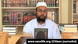 Shaykh Abdullah Bukhoroy claimed that his followers were being persecuted in Uzbekistan and that he was being sought by Uzbekistan's National Security Service.