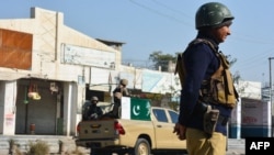 پولیس په بنو ښار کې د امنیت ساتنه کوي - د ارشیف انځور 