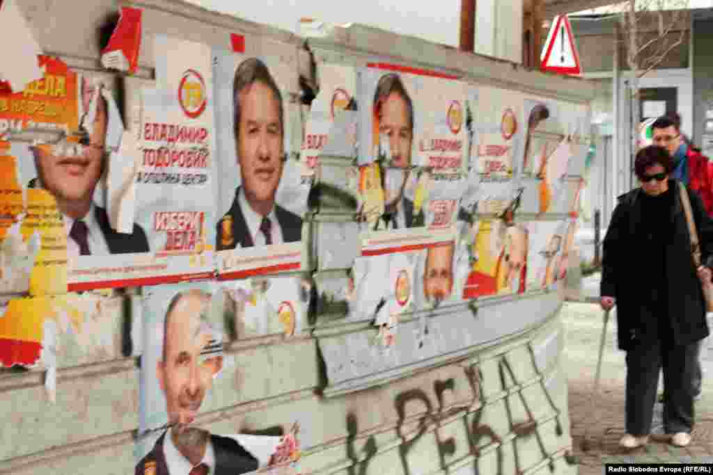 Плакатите на кандидатите од владеачката партија доминираат низ центарот на Скопје