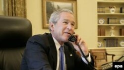 Вето, наложенное Бушем на исследования со стволовыми клетками, стимулирует предвыборную кампанию в США