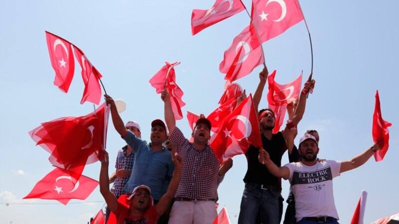 Төркиядә хәрби фетнә омтылышында катнашучы 72 кеше гомерлек төрмә җәзасы алды