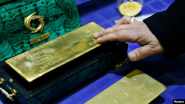 Wealthy Russians have been purchasing gold bullion recently to ease the sting of international financial punishments.