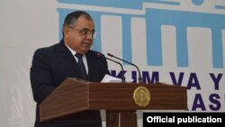 Глава Навоийской области Кабул Турсунов.