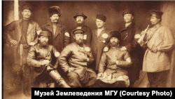 Выборные старосты и горнист. Желтугинская республика. 1887 г.