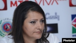 Armenia - Nazik Amirian, the wife of retired General Manvel Grigorian, at a news conference in Yerevan, 18 July 2014.