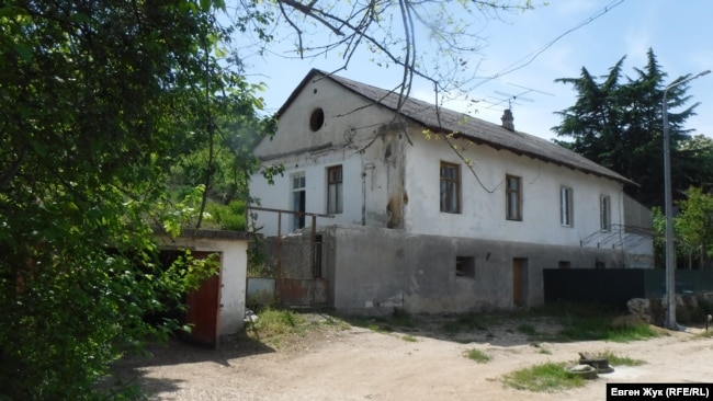 Дом послевоенной постройки в селе Черноречье