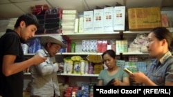 В Таджикистане большое количество китайцев, работающих на рынках и магазинах