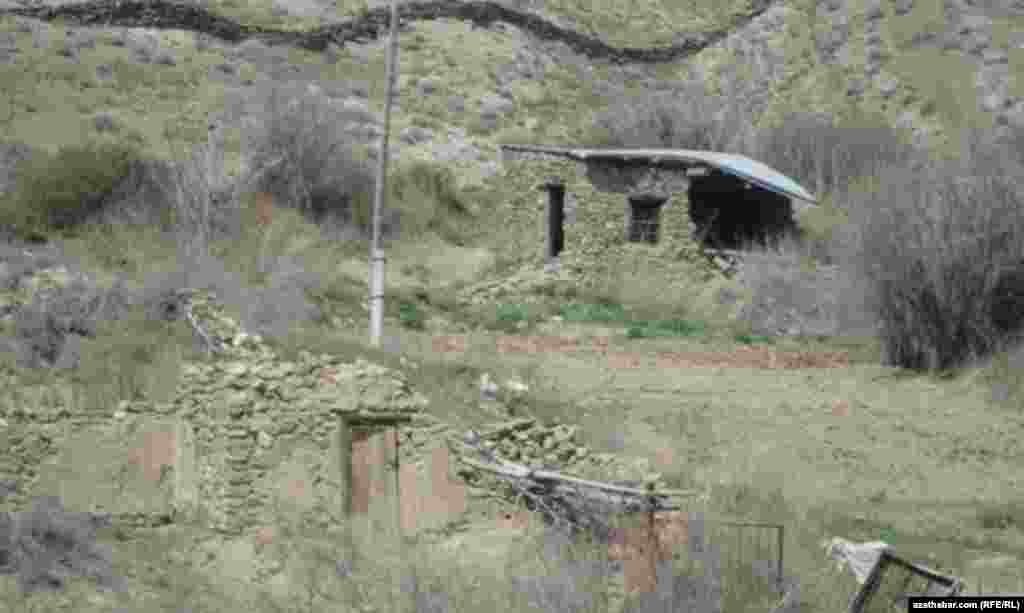 2000-ji &yacute;yllarda oba sil suwy gelende, obanyň ja&yacute;laryna uly zeper &yacute;etipdir. 