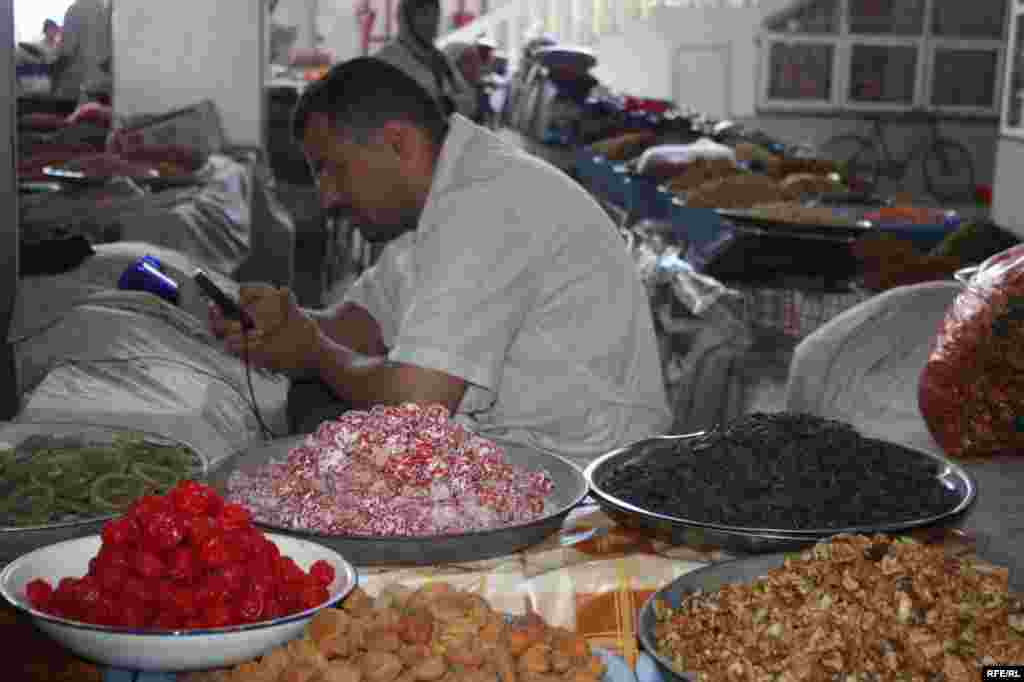 Дар орзуи арзонӣ #76