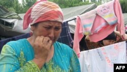 По данным ООН, счет беженцев из южной Киргизии идет на сотни тысяч.