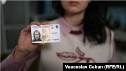 Noua carte de identitate se va elibera în aceleași cazuri ca și buletinul. Autoritățile nu cer ca toată lumea să renunțe la buletine începând cu 31 martie 2025, atunci când în loc de buletine de identitate se vor elibera cărți de identitate de tip european.