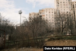 სკვერის ტერიტორიაზე მისასვლელი ერთ-ერთი გზა, 11 მარტი, 2026 წელი