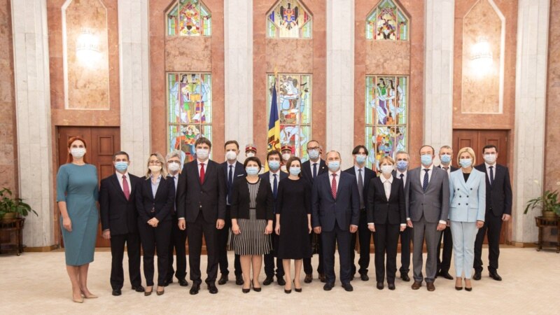Парламент Молдовы утвердил новое правительство

