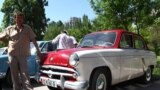 Жарым кылымды артка калтырган бул Москвич азыр да анча-мынча жаңы автолордон тыңыраак абалда.
