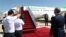 "Yssyk-Köl" halkara aeroportynda Berdimuhamedowy gyrgyz resmileri garşylaýar.